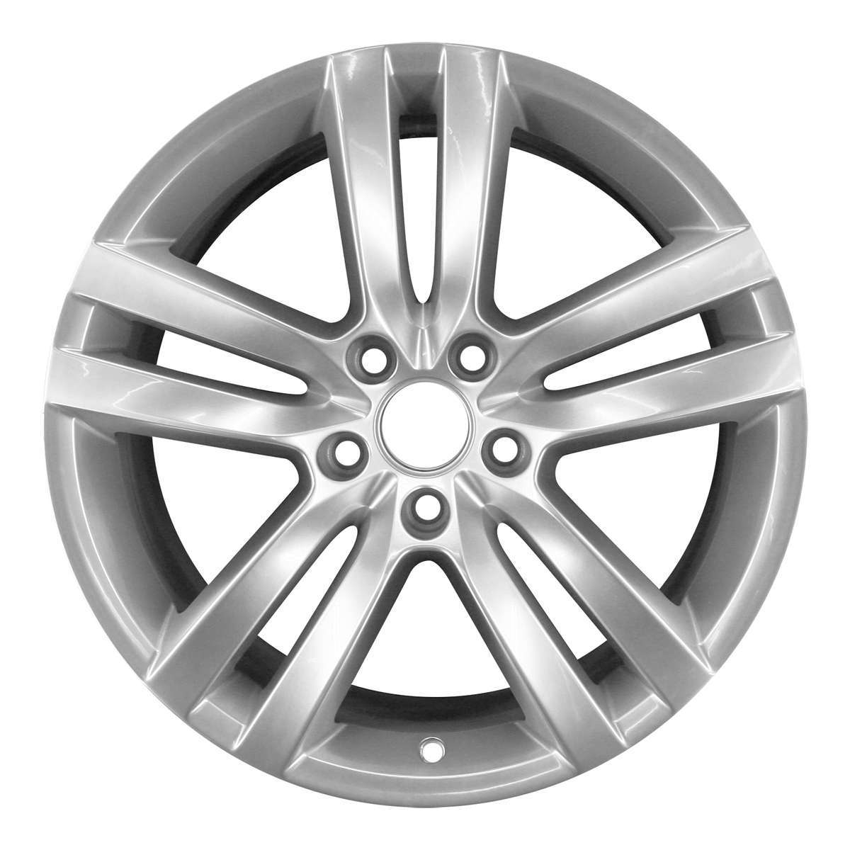 2013 Volkswagen CC 18" OEM Wheel Rim St Louis W69952S