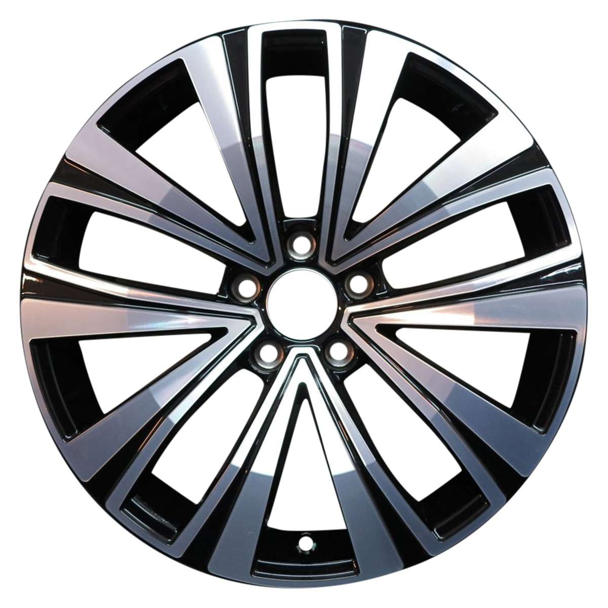 2019 Volkswagen Arteon 18" OEM Wheel Rim W70063MB