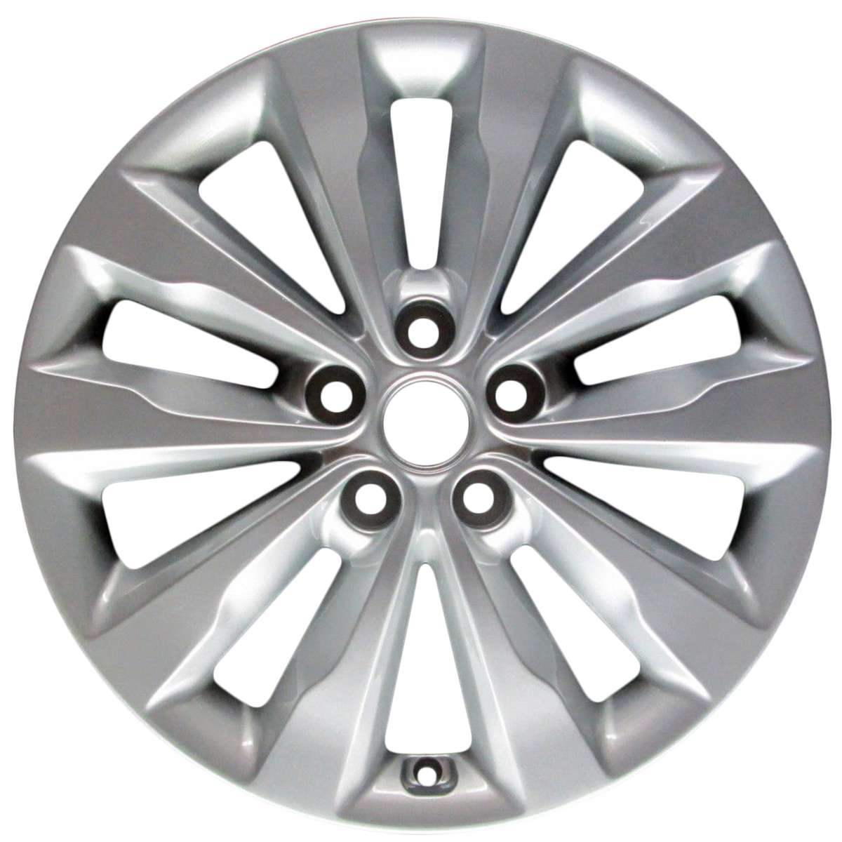 2015 Kia Sedona 18" OEM Wheel Rim W74747S